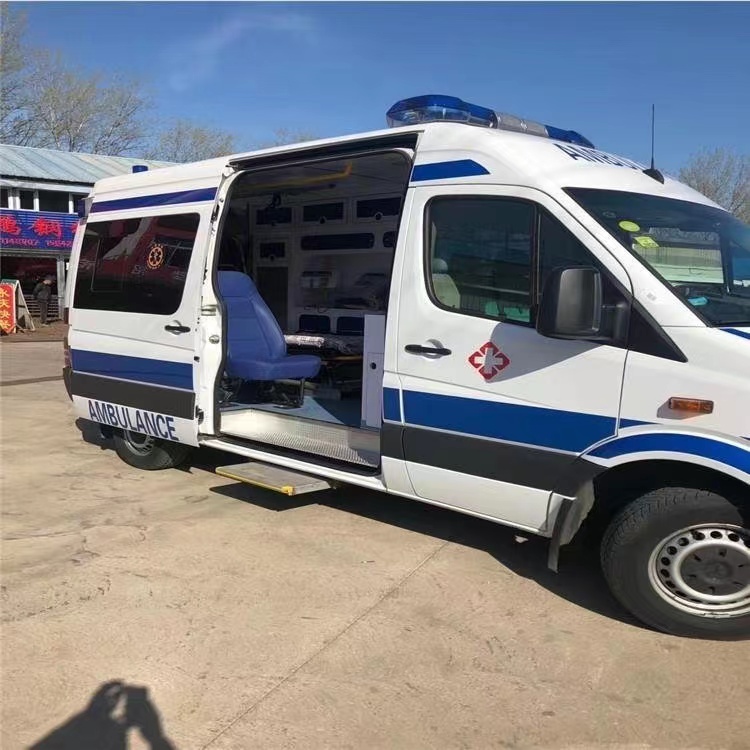 嘉鱼私人长途救护车出租转院回家